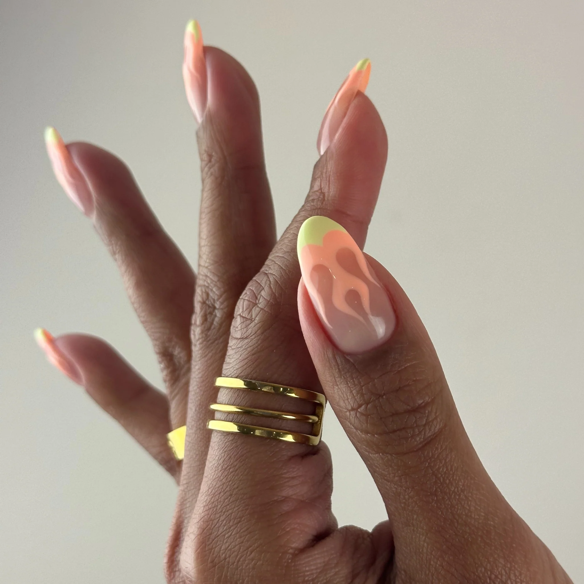 DND11 - Classic Light Peach Gel Art Liner - Image 4
